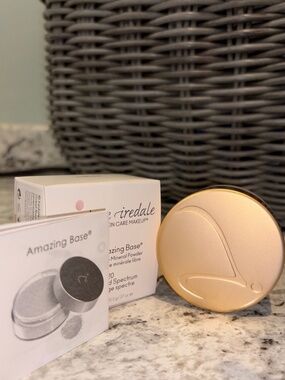 Jane Iredale Amazing Base Loose Mineral Powder-RADIANT
